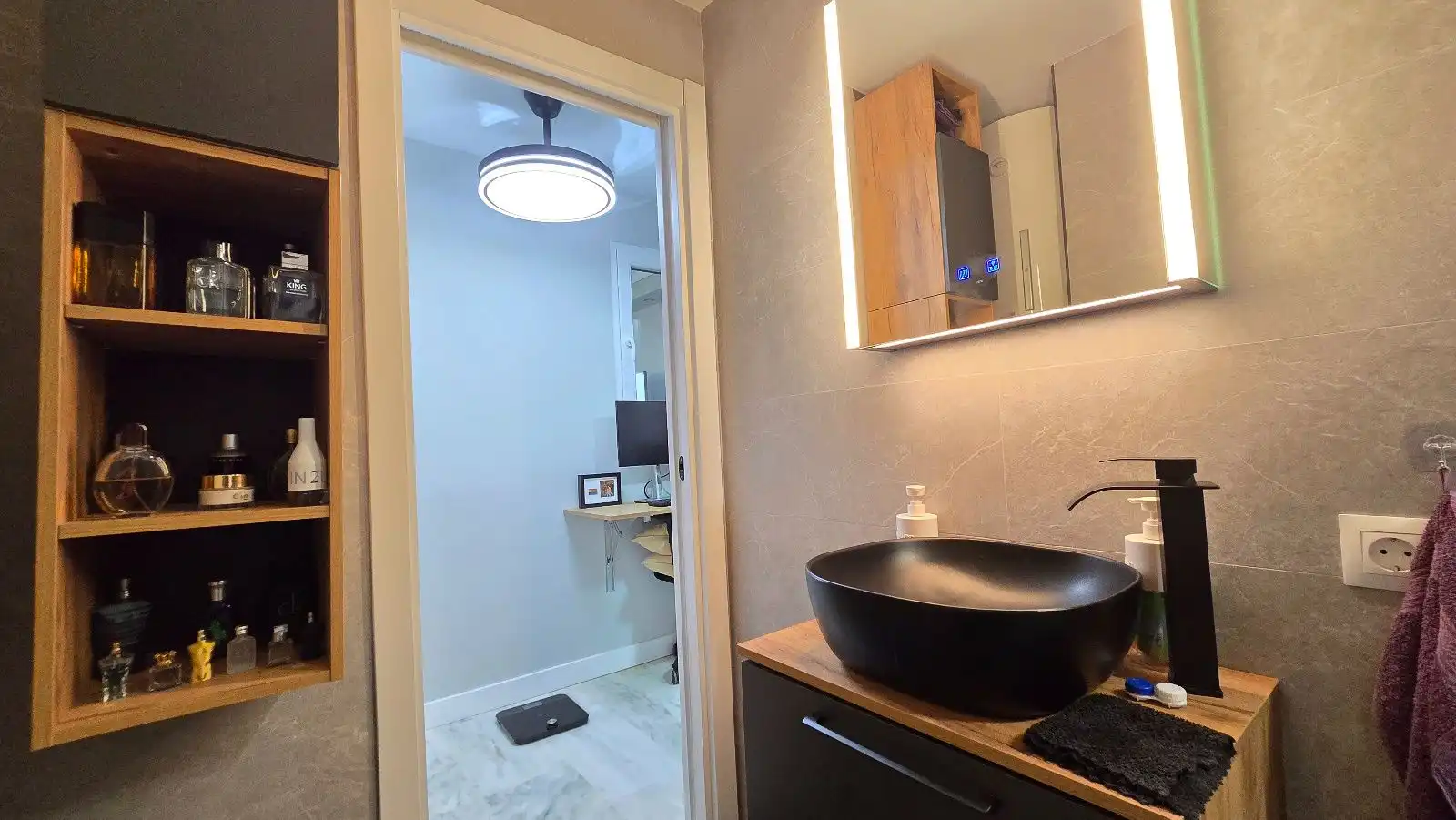 Bathroom of Flat for sale in Benalmádena  with Air Conditioner, Heating and Swimming Pool