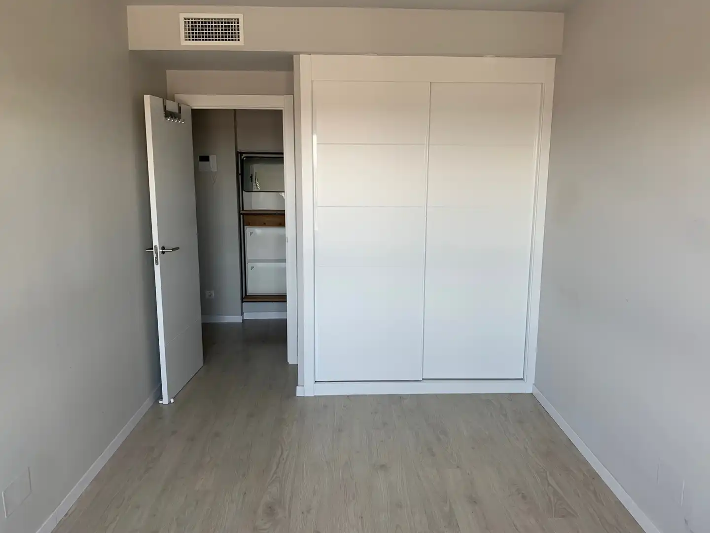 Bedroom of Flat for rent in Madrid  with Air Conditioner, Heating and Terrace