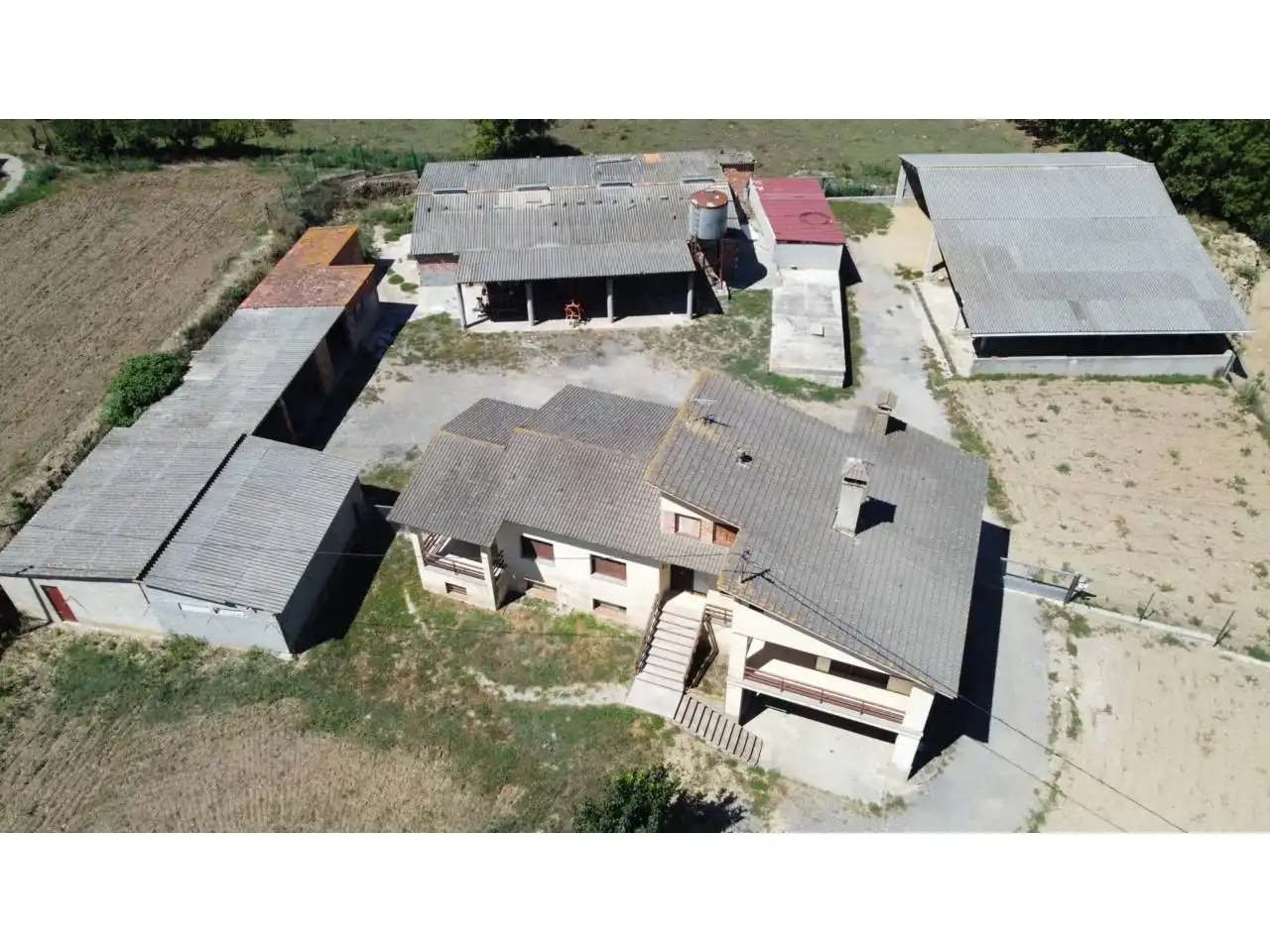 Finca rústica en venda en La Vall d'en Bas amb Calefacció, Jardí privat i Terrassa