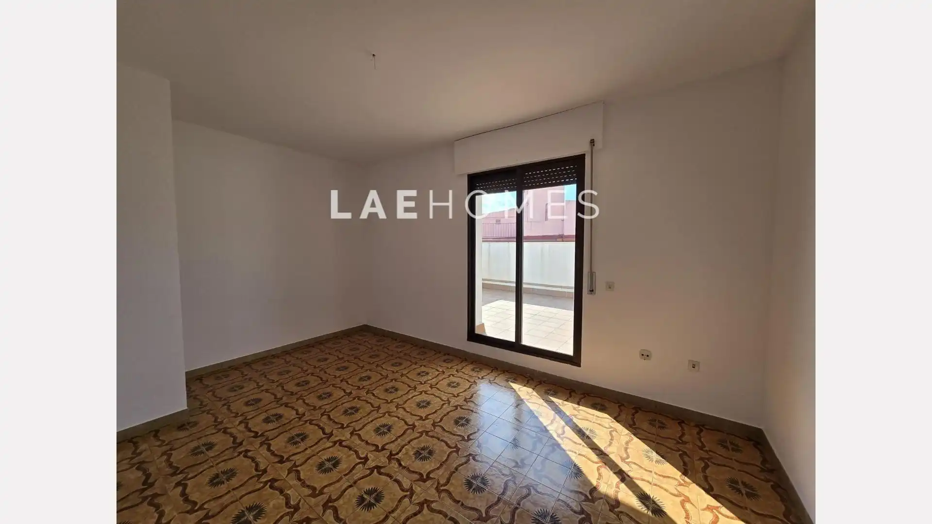 Vista exterior de Àtic en venda en Terrassa amb Calefacció i Terrassa