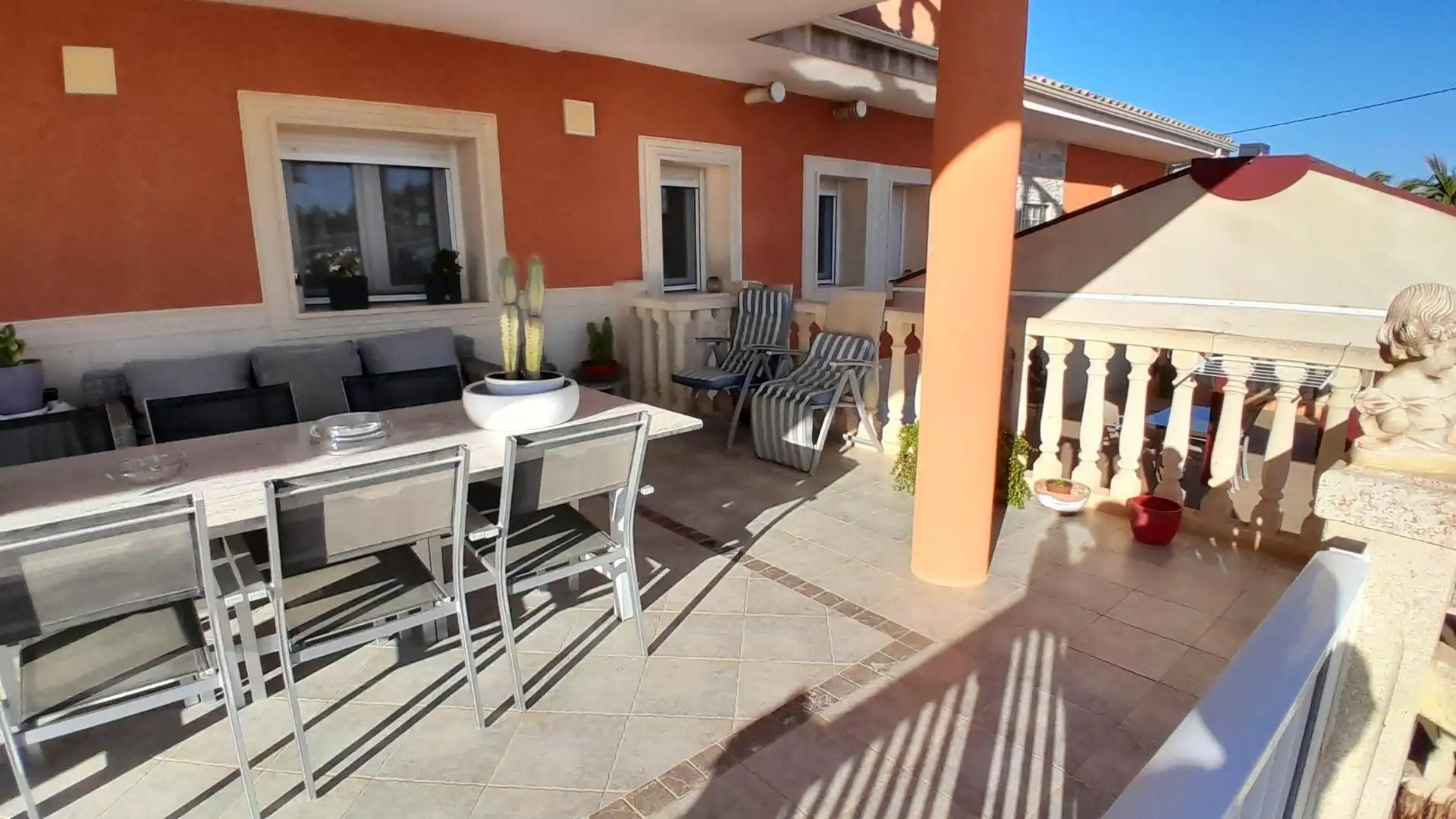 Villa mit Pool zum Verkauf in Yecla