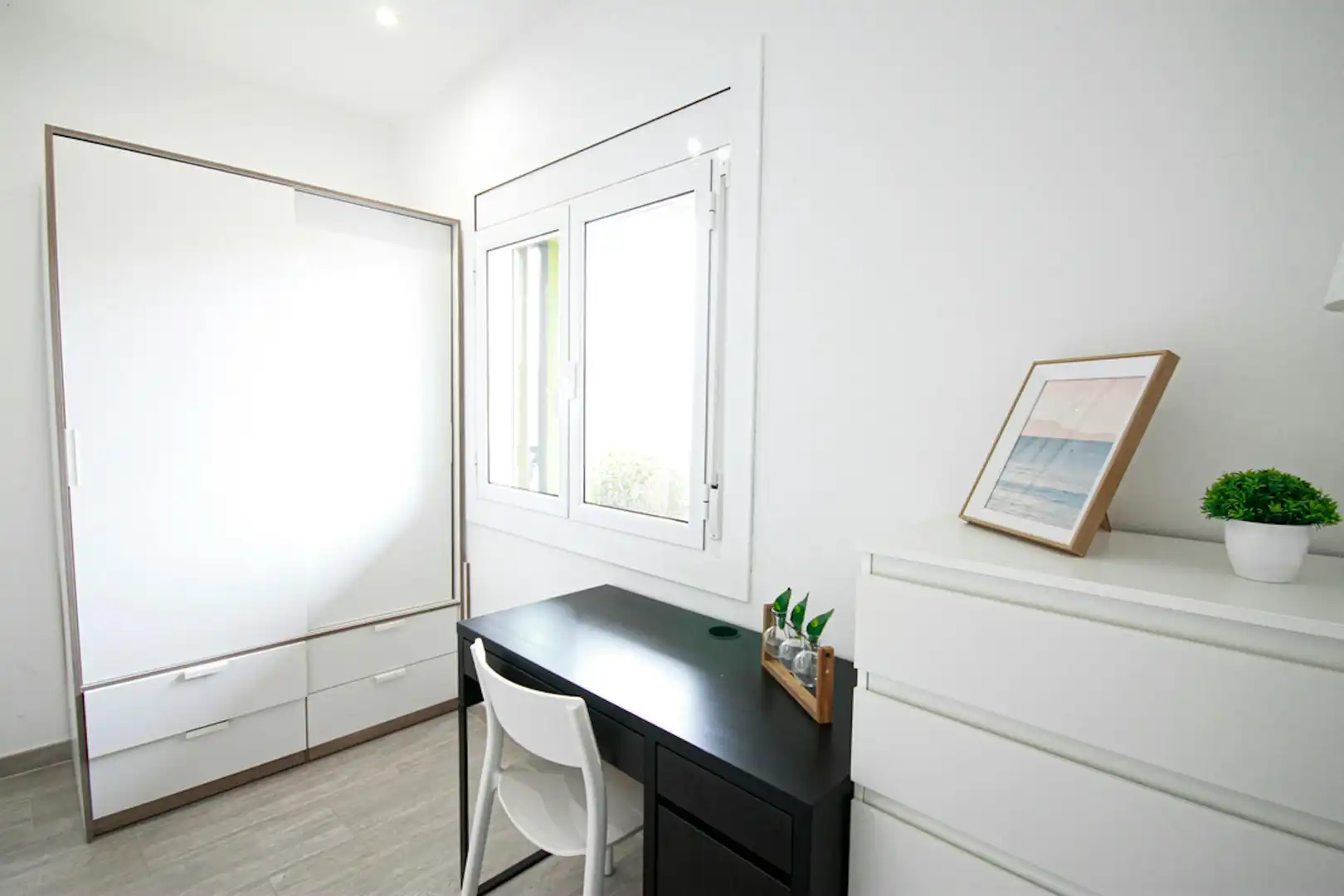 Habitación de Piso para compartir en  Barcelona Capital con Aire acondicionado, Calefacción y Amueblado