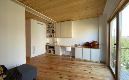 Sala d'estar de Dúplex en venda en Igualada amb Calefacció, Parquet i Terrassa
