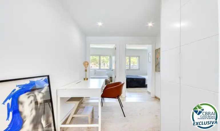 Habitación de Piso en venta en Roses con Calefacción, Horno y Microondas