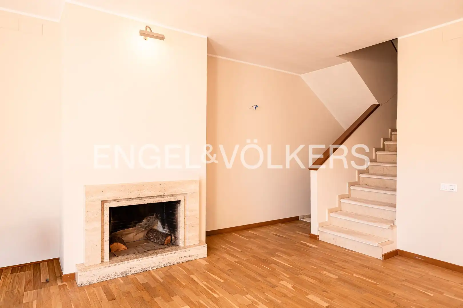 Sala d'estar de Casa o xalet en venda en Tiana amb Aire condicionat, Calefacció i Parquet