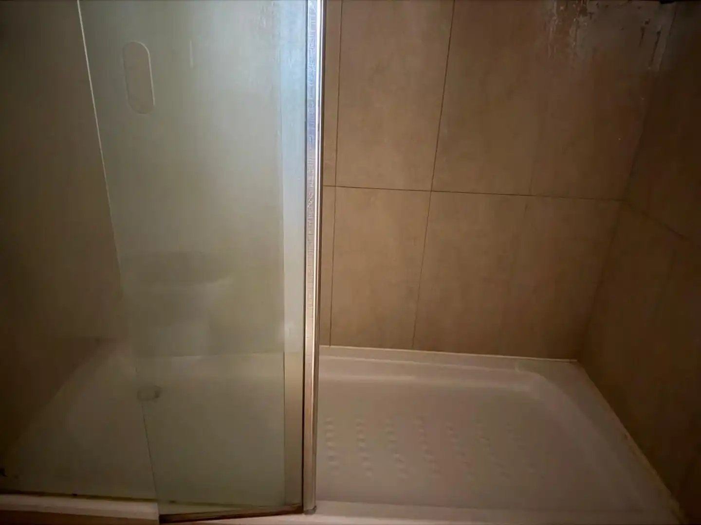 Bany de Casa o xalet en venda en Gavà amb Jardí privat