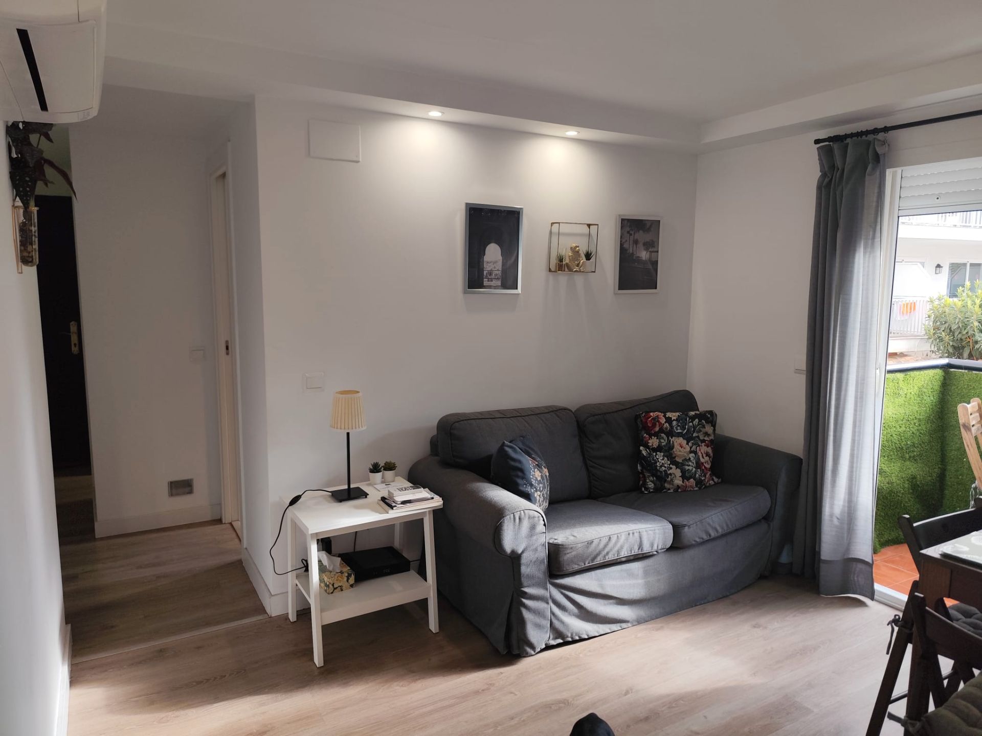 Living room of Apartment for sale in Fuengirola  with Air Conditioner, Parquet flooring and Terrace