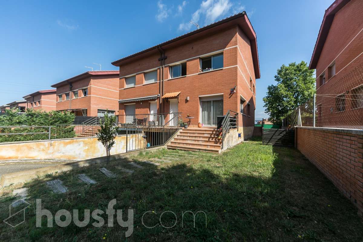 Exterior view of House or chalet for sale in Vic  with Heating, Private garden and Terrace