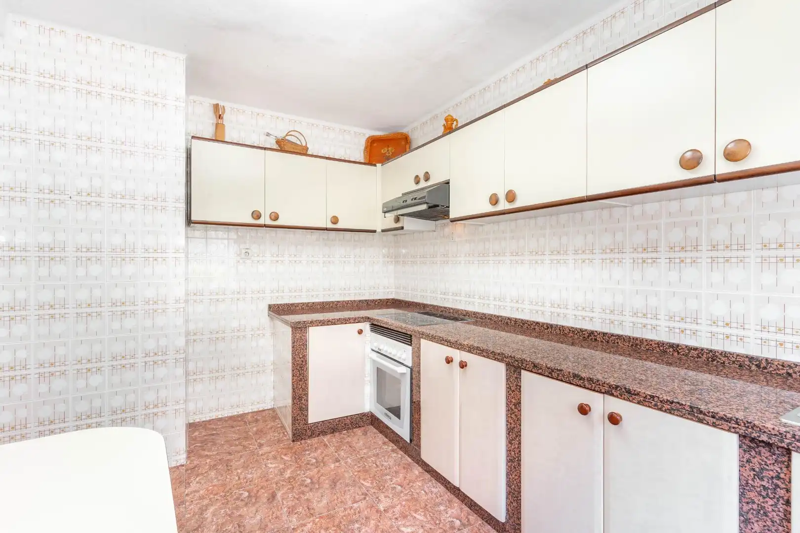 Cuina de Casa adosada en venda en Bimenes amb Calefacció, Terrassa i Traster