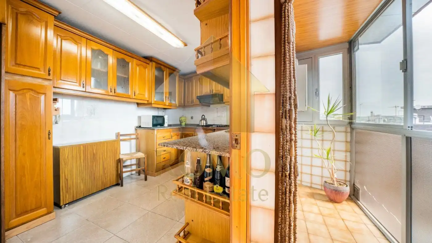 Cocina de Edificio en venta en Santa Perpètua de Mogoda