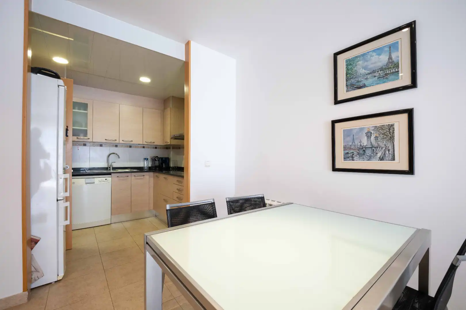 Küche von Wohnung zum Verkauf in Calella mit Klimaanlage und Balkon