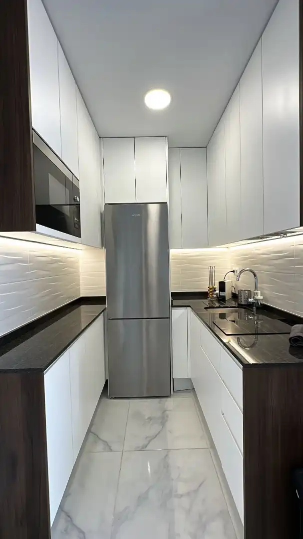 Cocina de Apartamento de alquiler en Torremolinos con Aire acondicionado, Terraza y Amueblado