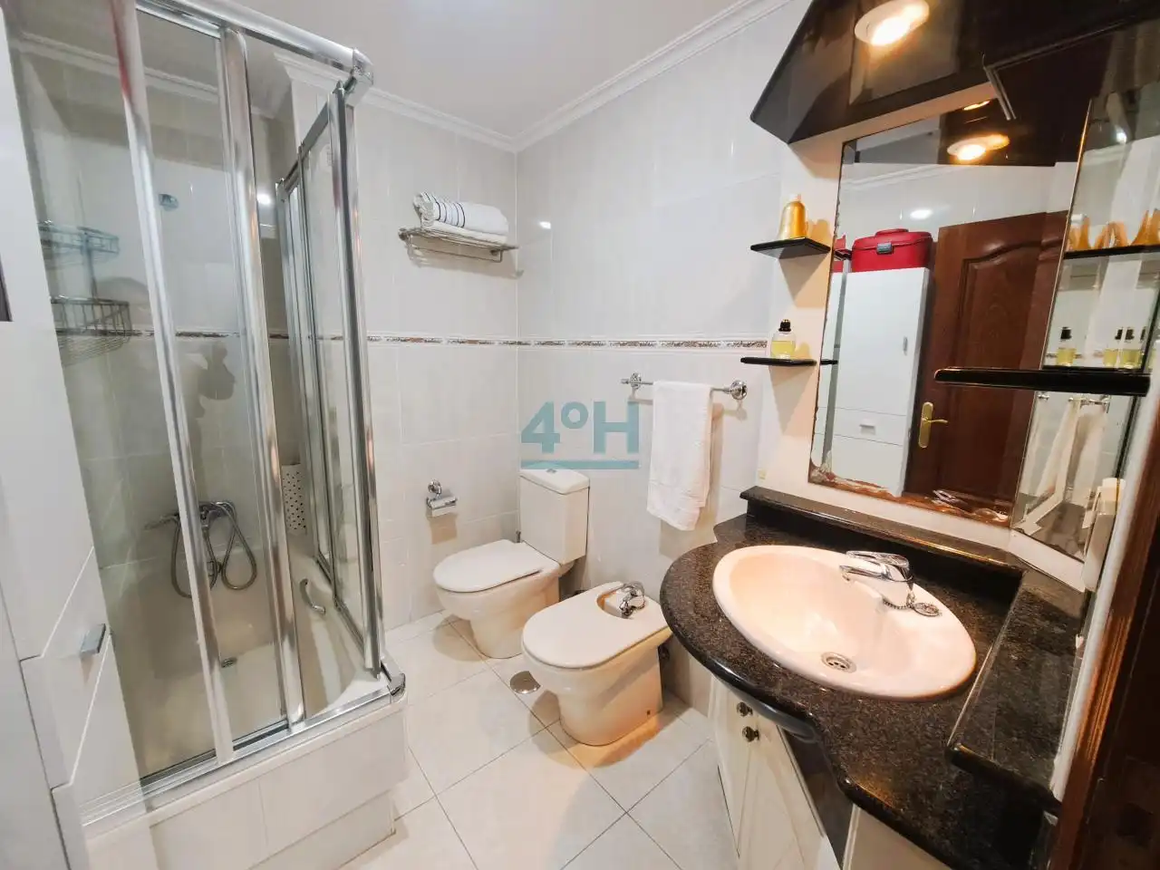 Bathroom of Duplexes for sale in Ourense Capital   with Heating, Parquet flooring and Balcony