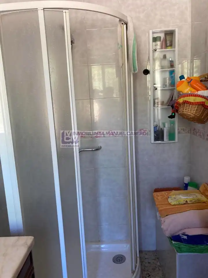 Bany de Casa o xalet en venda en Cáceres amb Calefacció, Jardí privat i Terrassa