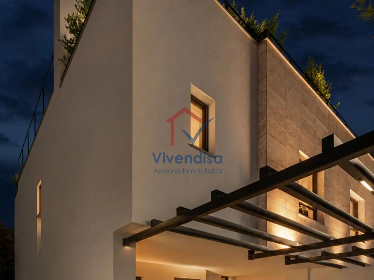 Vista exterior de Casa adosada en venda en Guadalajara amb Calefacció, Jardí privat i Terrassa