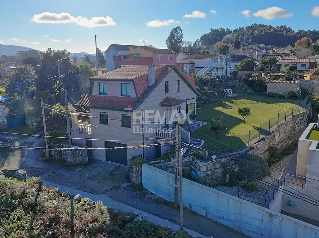 Houses for sale in Vigo   with Heating, Private garden and Parquet flooring
