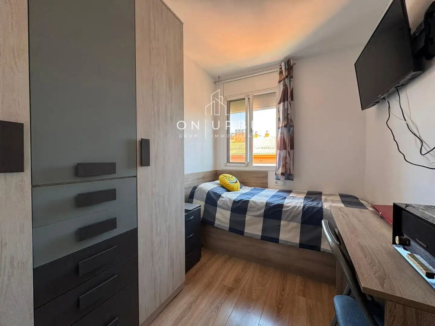 Habitación de Piso en venta en Badalona con Aire acondicionado y Terraza