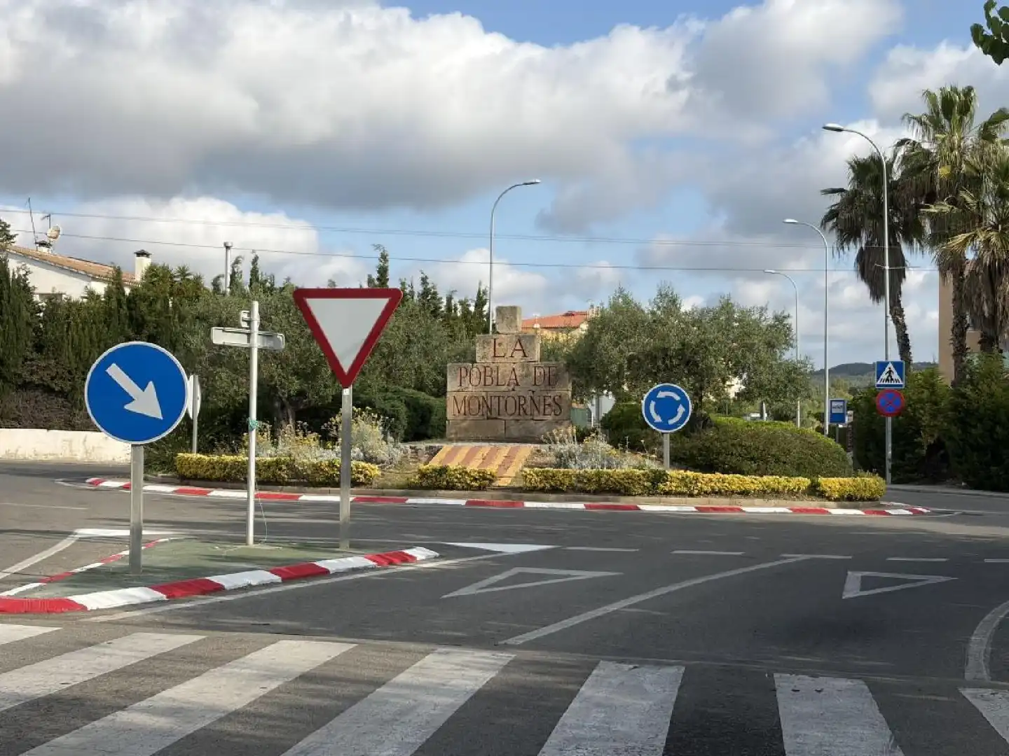 Vista exterior de Pis en venda en La Pobla de Montornès   amb Terrassa