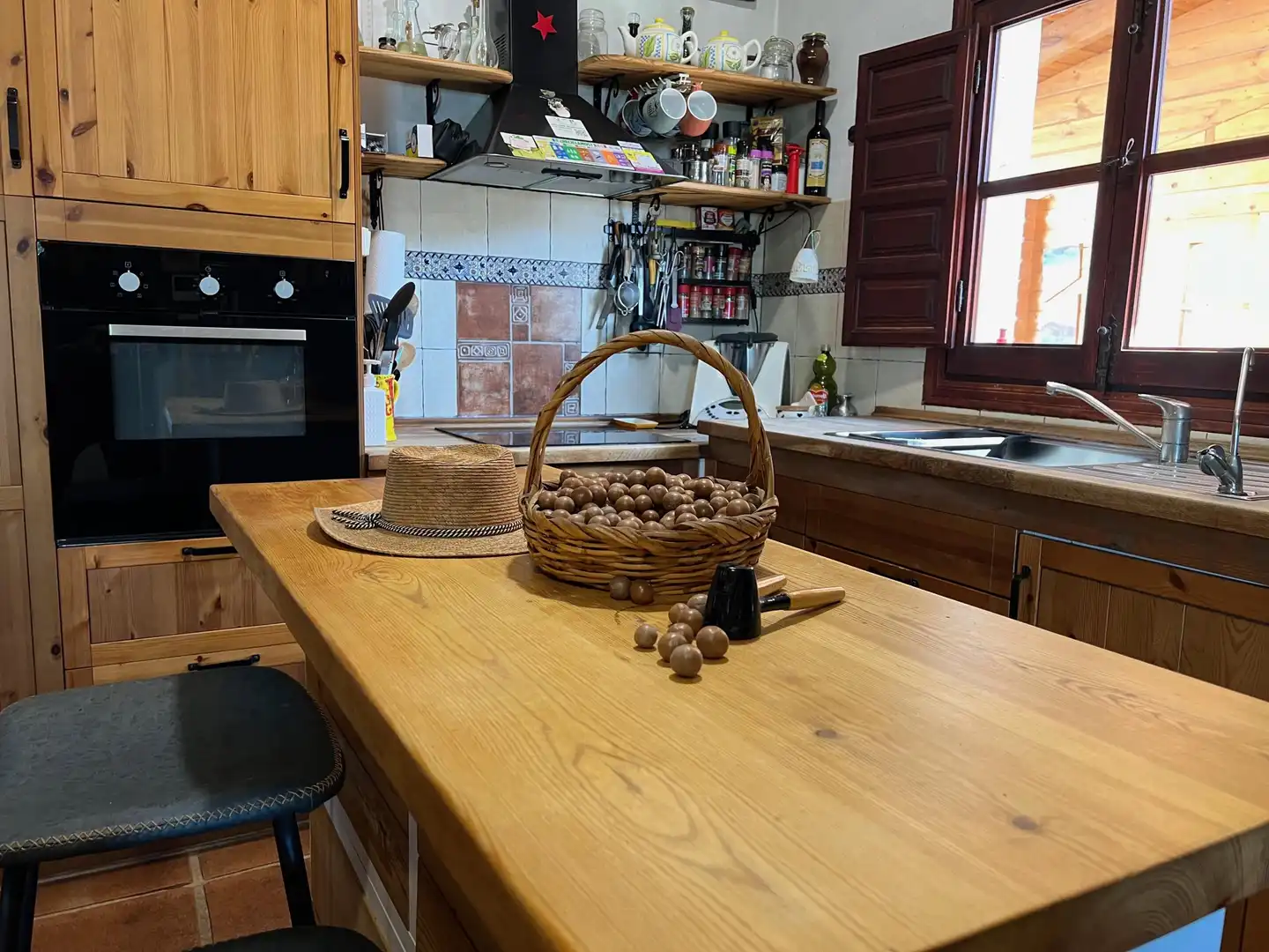 Cocina de Casa o chalet en venta en Vélez-Málaga con Aire acondicionado, Calefacción y Jardín privado