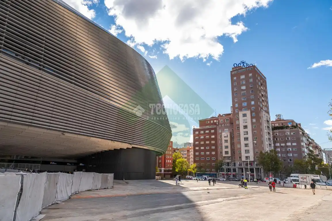 Außenansicht von Büro zur Miete in Madrid mit Klimaanlage und Heizung