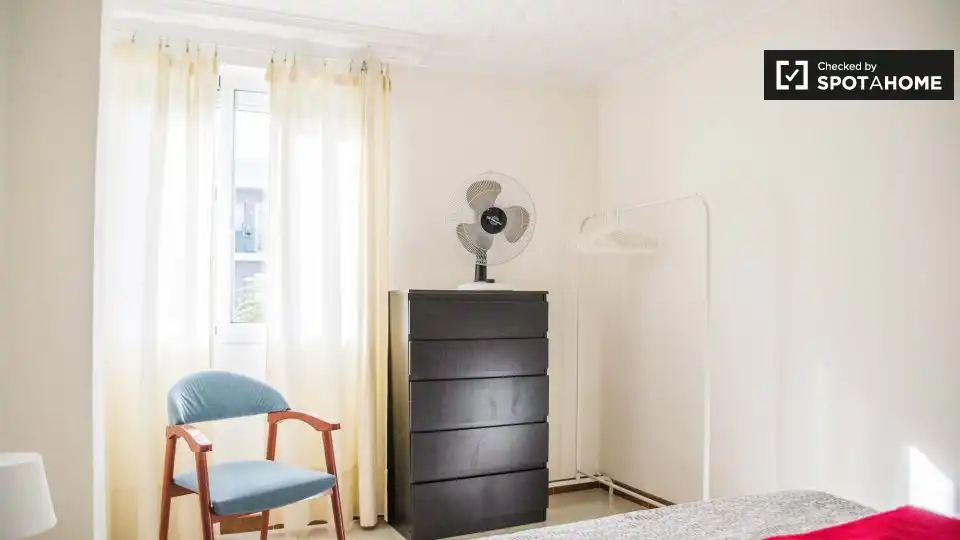 Dormitori de Apartament per a compartir en Mislata amb Aire condicionat, Calefacció i Terrassa