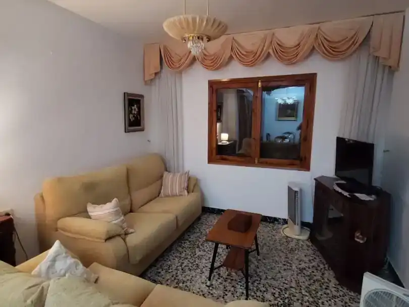 Sala d'estar de Casa adosada en venda en Ademuz amb Balcó