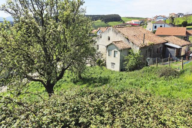 Casa adosada en Venta en Camino Real en Bareyo pueblo