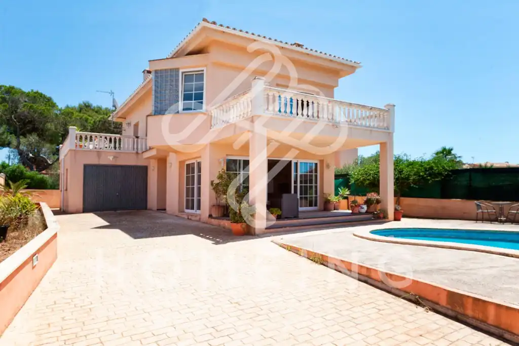Vista exterior de Casa o xalet en venda en Llucmajor amb Aire condicionat, Calefacció i Jardí privat