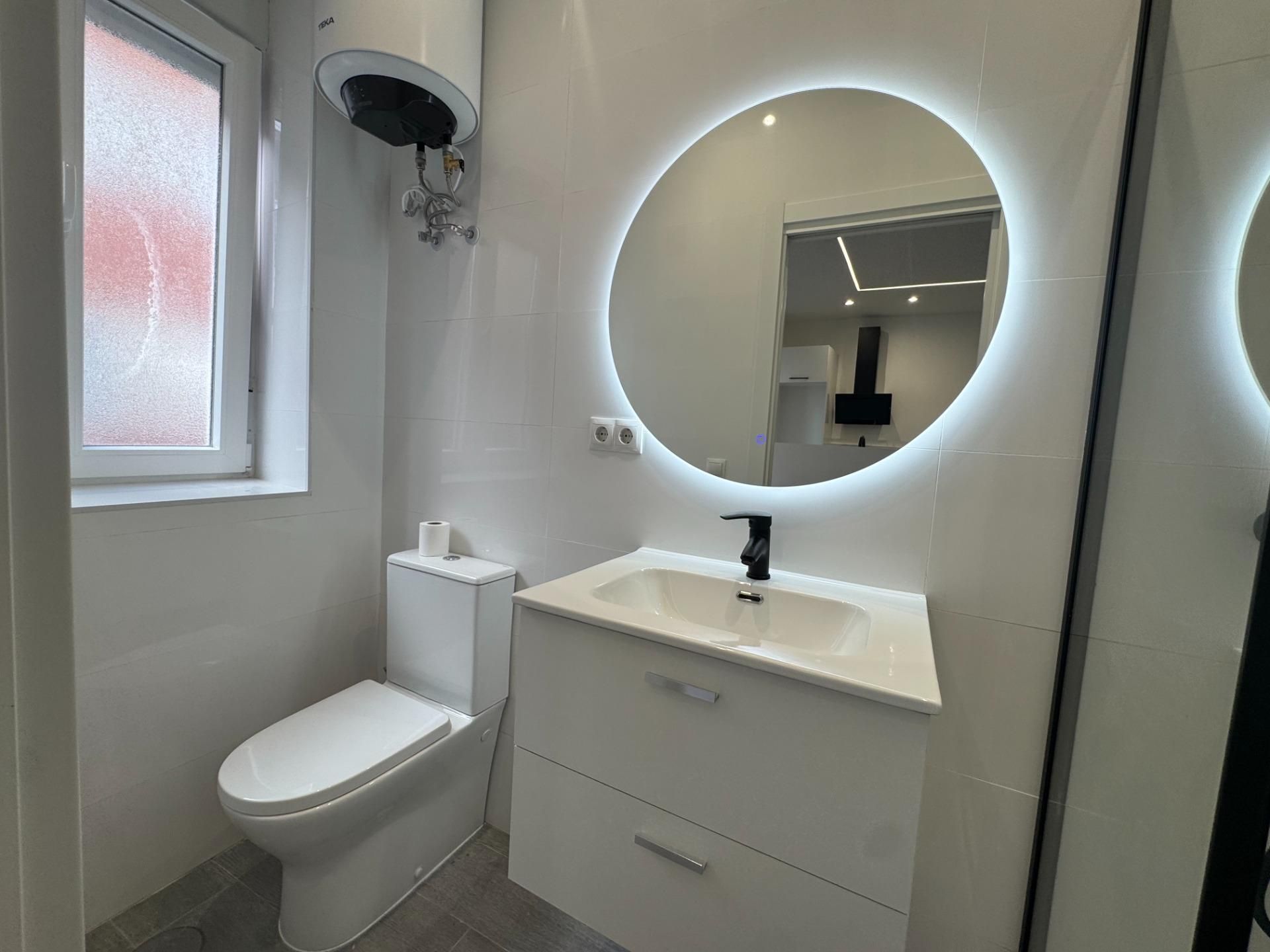 Bathroom of Study for sale in  Madrid Capital  with Heating