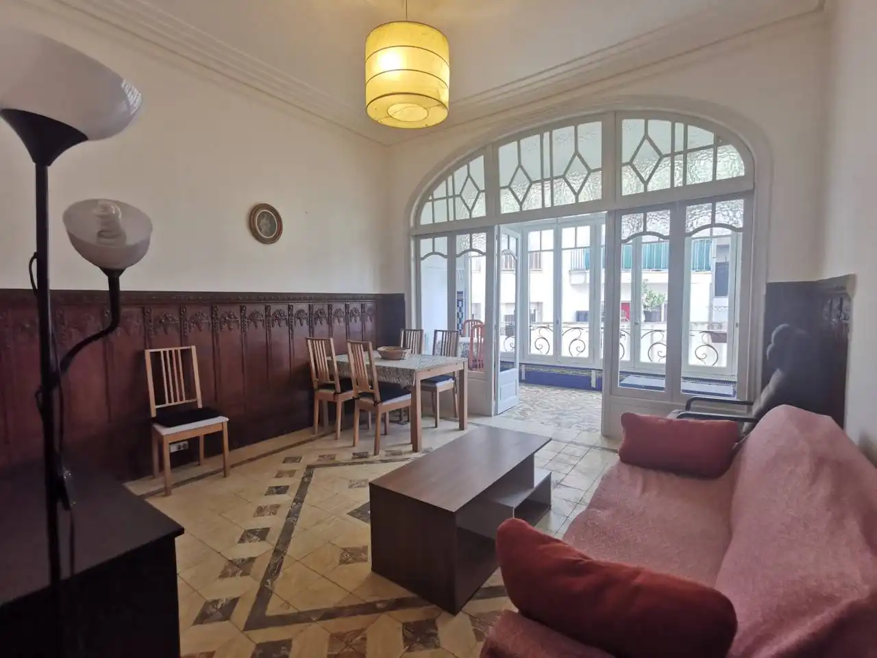 Sala d'estar de Pis de lloguer en Girona amb Calefacció, Moblat i Balcó