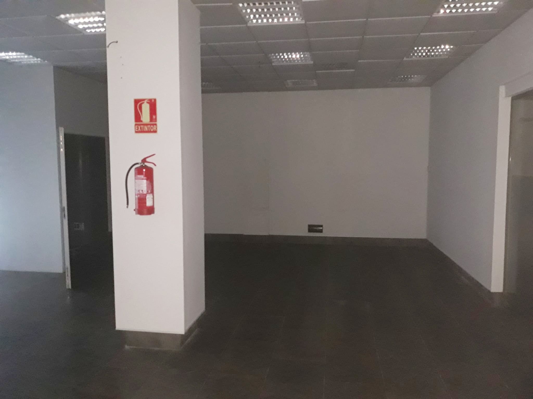 Local de lloguer a Calle José María Pereda, Centro, Torrelavega
