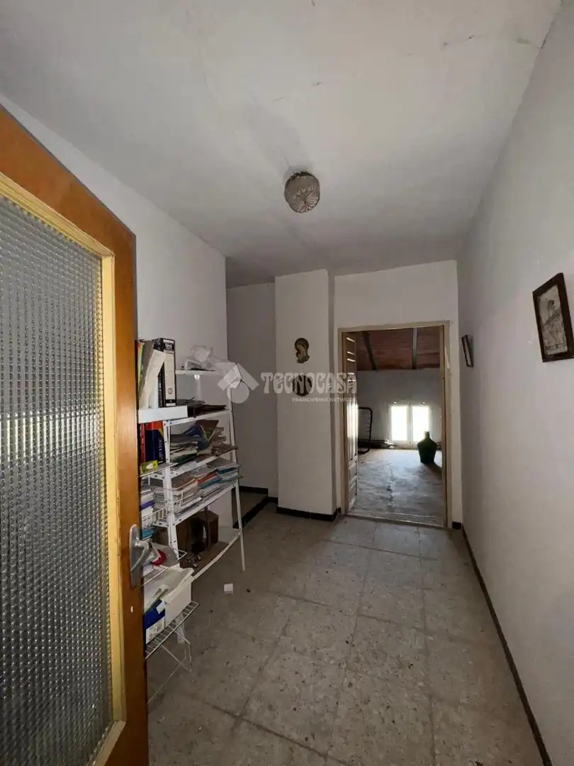 Casa aparellada amb terrassa en venda a Lupión, imagen 17