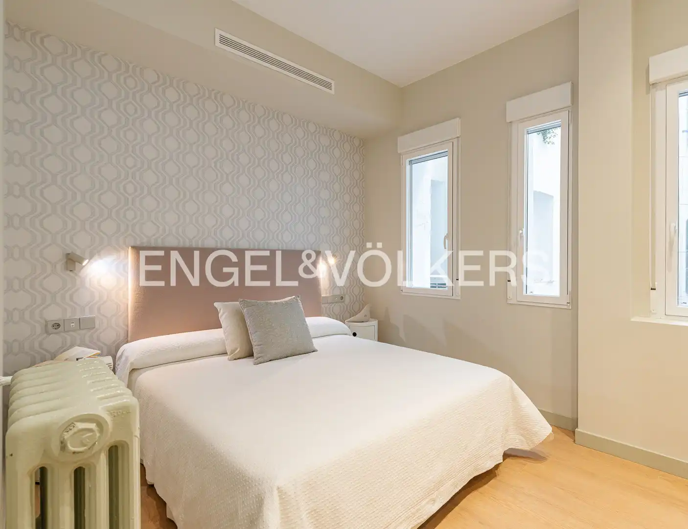 Schlafzimmer von Wohnung zum Verkauf in Madrid mit Klimaanlage und Heizung