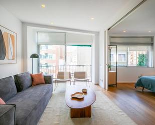 Living room of Flat to rent in  Barcelona Capital  with Air Conditioner, Heating and Parquet flooring