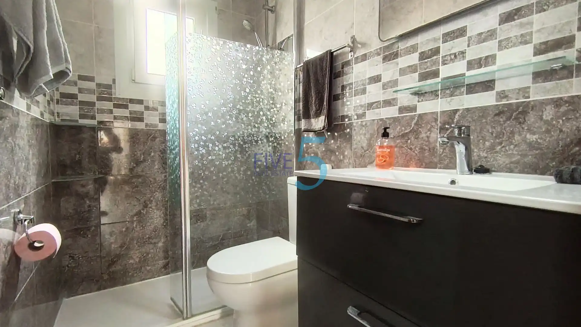 Baño de Casa adosada en venta en Torrevieja con Aire acondicionado, Calefacción y Terraza