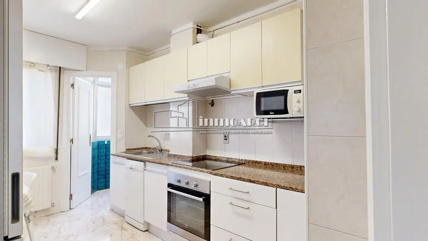 Cocina de Piso de alquiler en A Coruña Capital  con Amueblado