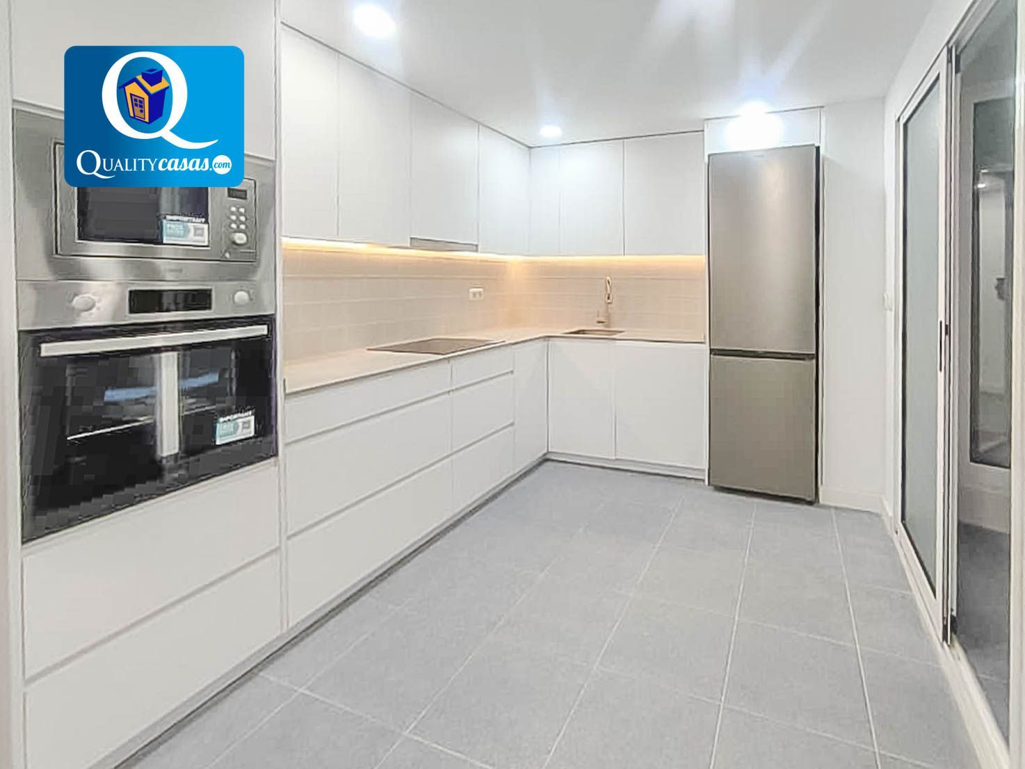 Kitchen of Apartment for sale in Alicante / Alacant