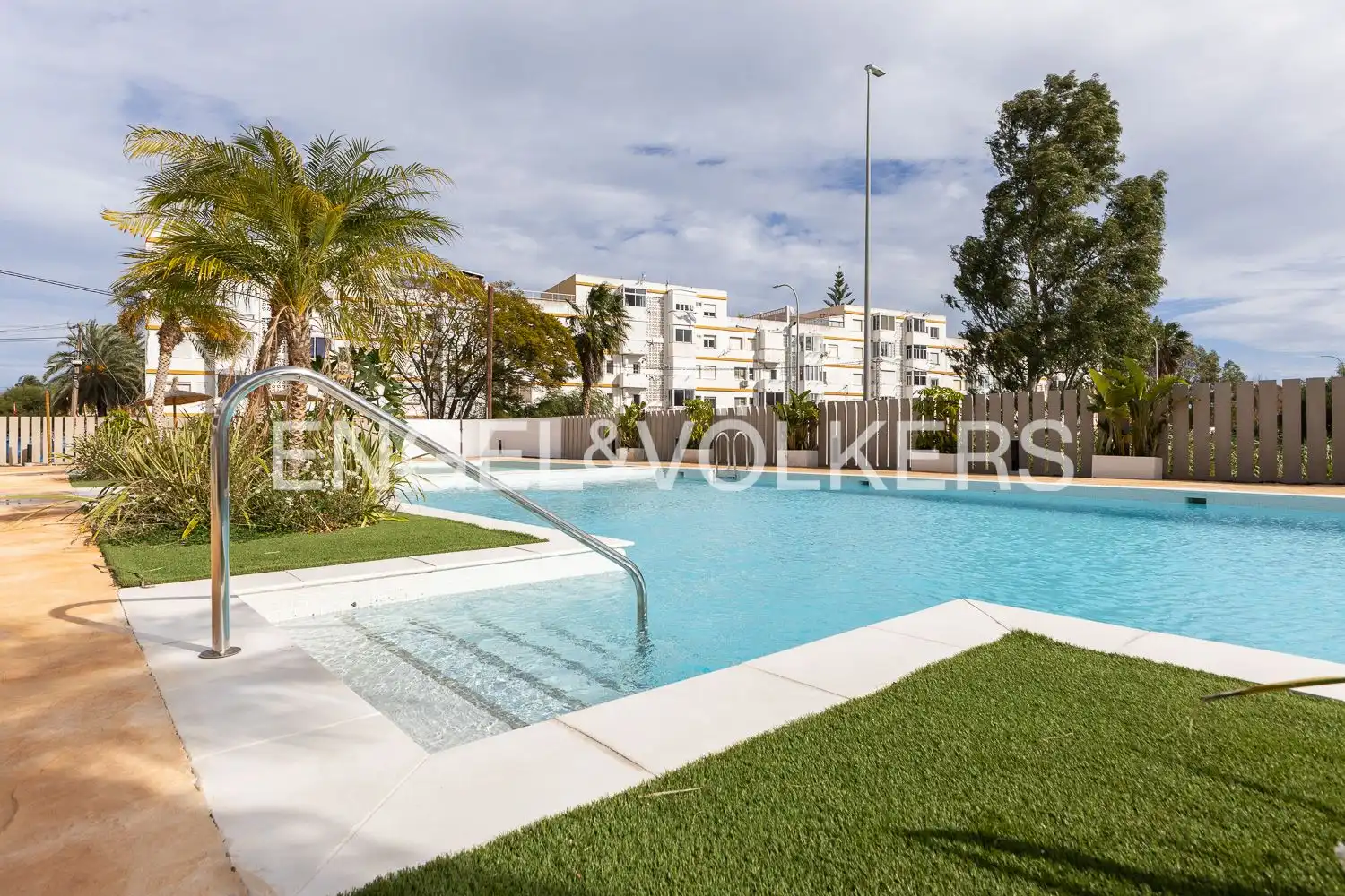 Swimming pool of Attic for sale in Dénia  with Air Conditioner, Heating and Terrace