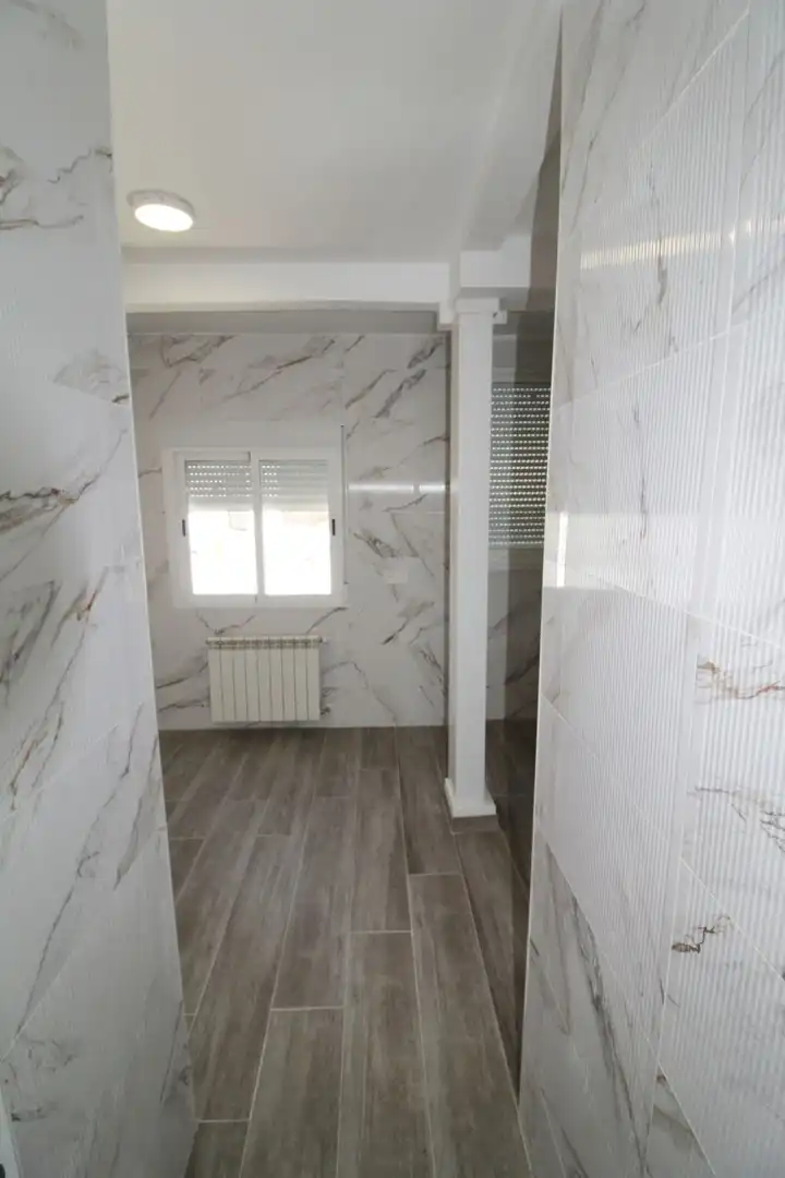 Bathroom of Flat for sale in Ciudad Real  with Air Conditioner, Heating and Terrace