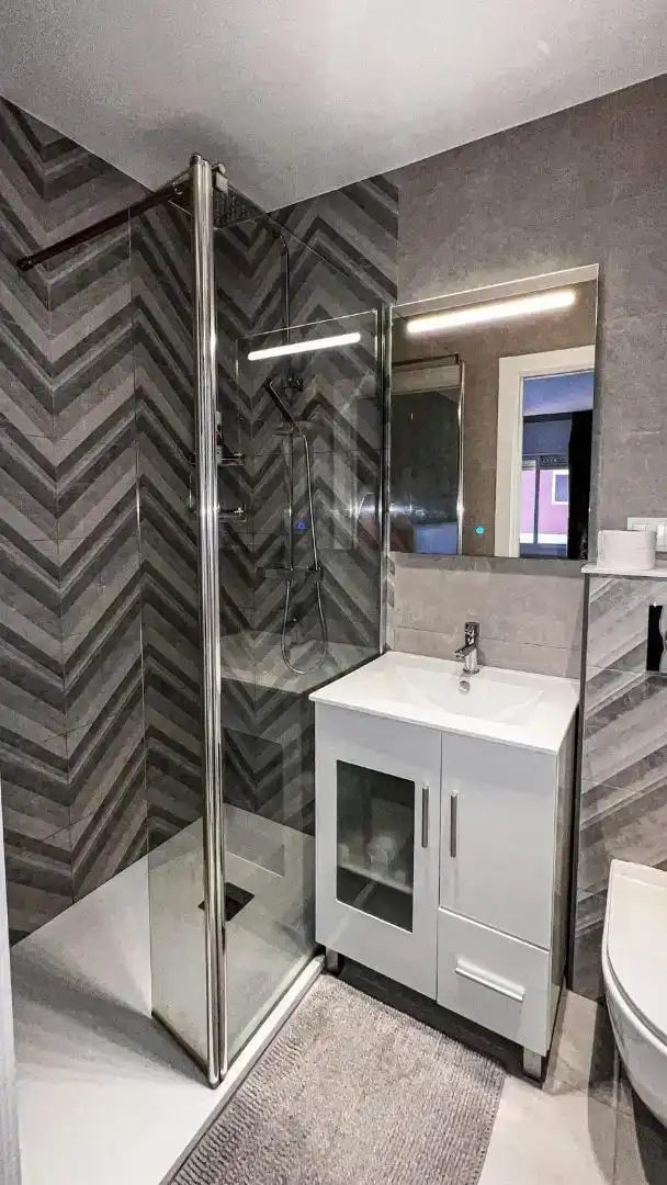 Badezimmer von Wohnung zum Verkauf in Mataró mit Klimaanlage und Balkon