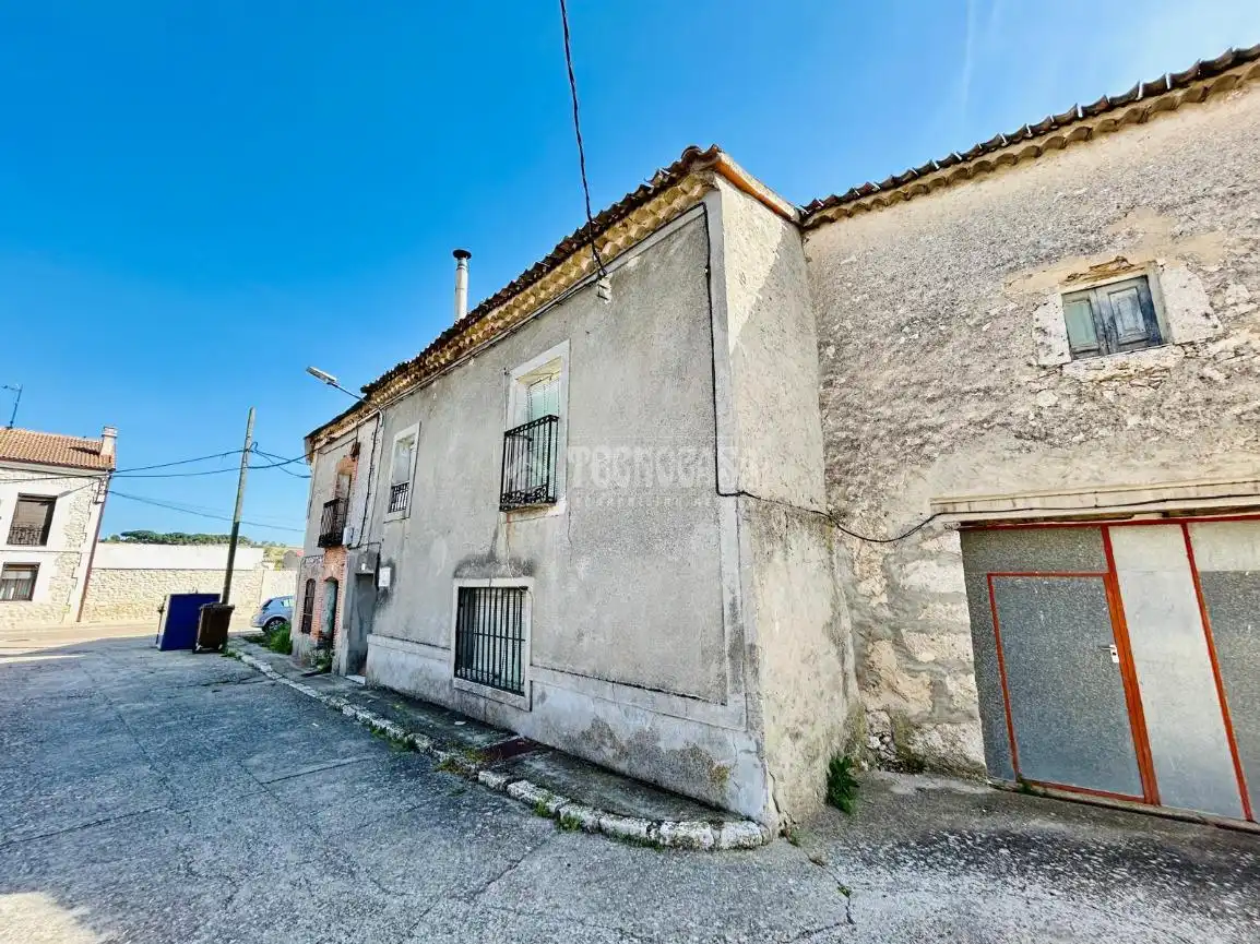 Vista exterior de Casa adosada en venta en Camporredondo