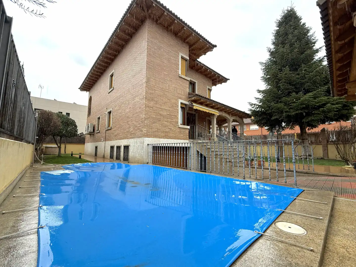 Piscina de Casa o xalet en venda en Alcalá de Henares amb Aire condicionat, Calefacció i Jardí privat