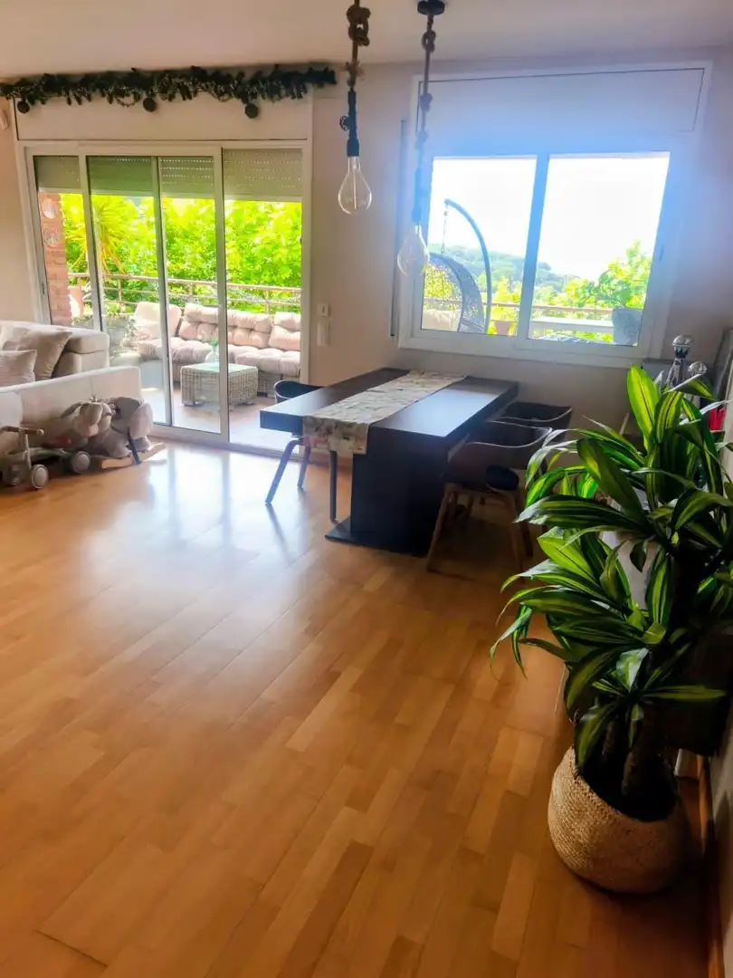 Esszimmer von Wohnung zur Miete in Tiana mit Heizung, Terrasse und Abstellraum