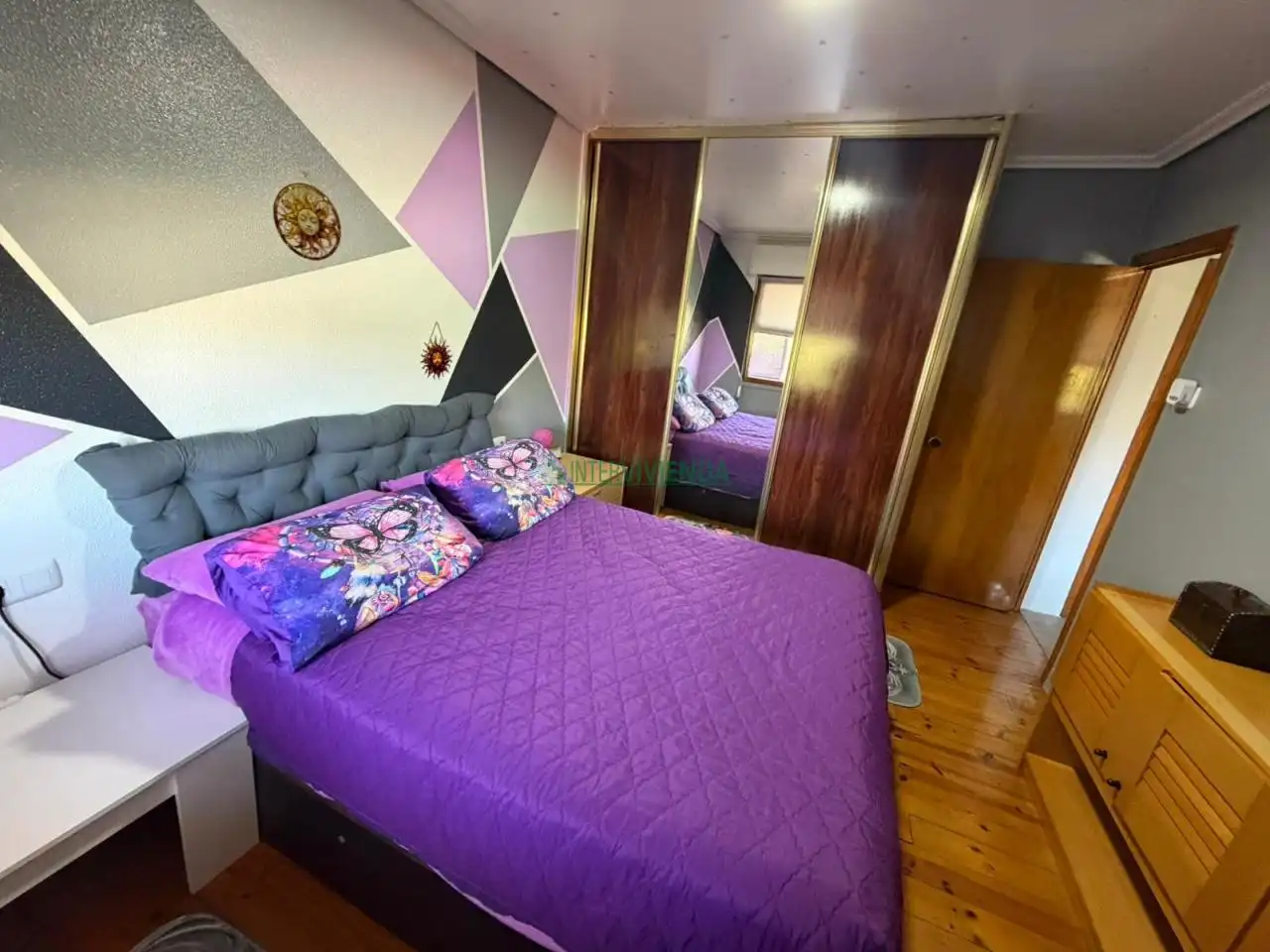 Dormitori de Casa adosada en venda en Vigo  amb Terrassa, Traster i Balcó