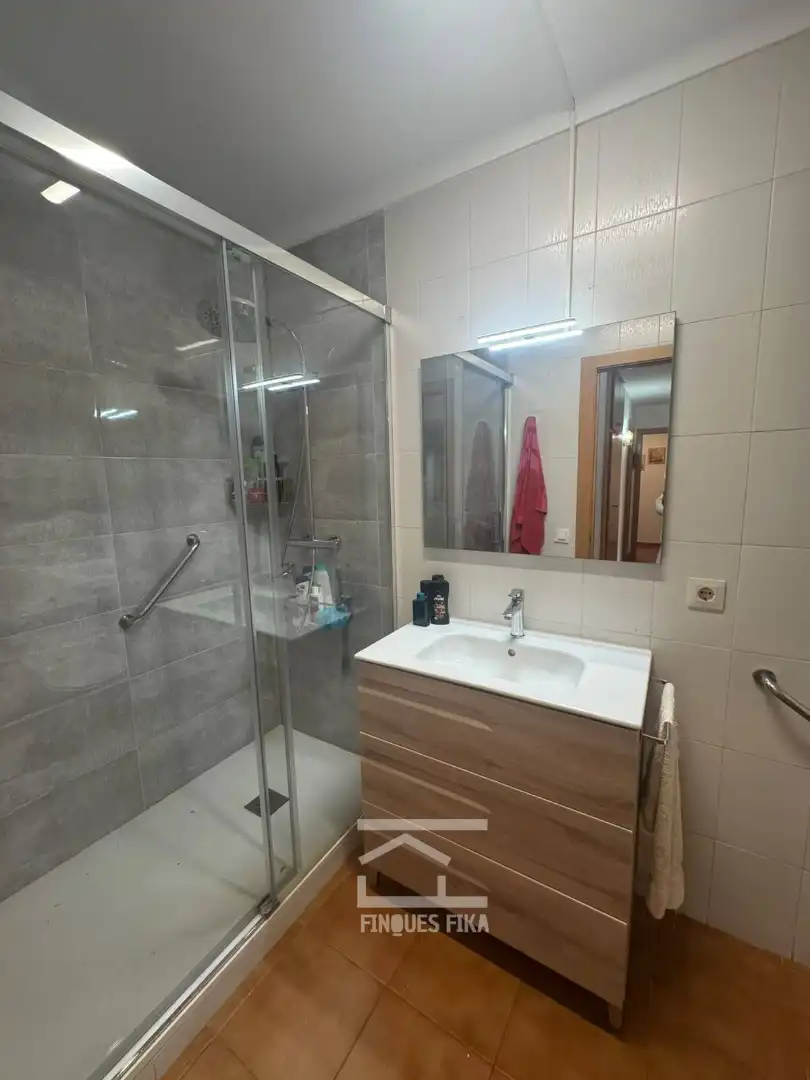 Baño de Piso en venta en Mataró con Aire acondicionado, Calefacción y Amueblado