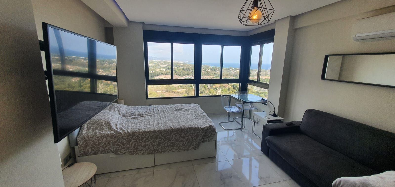 Bedroom of Apartment to rent in Marbella  with Air Conditioner, Furnished and Community pool