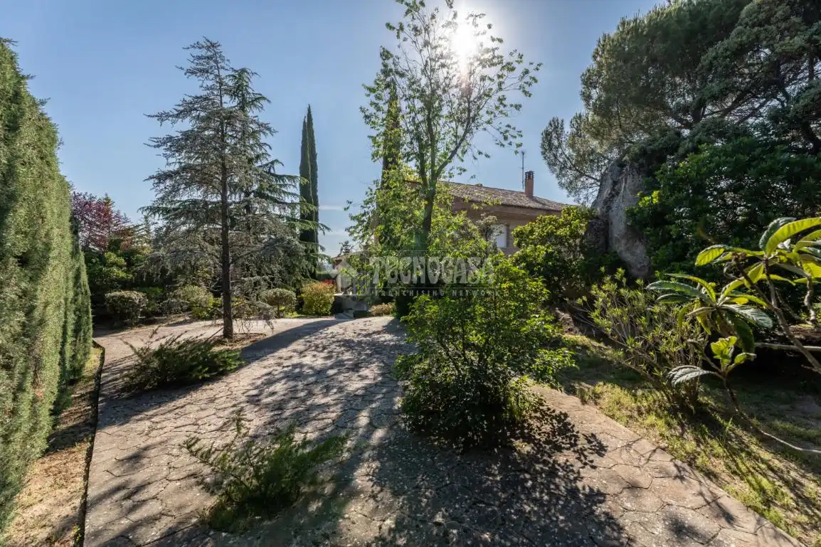 Jardí de Casa o xalet en venda en Torrelodones amb Calefacció, Jardí privat i Piscina