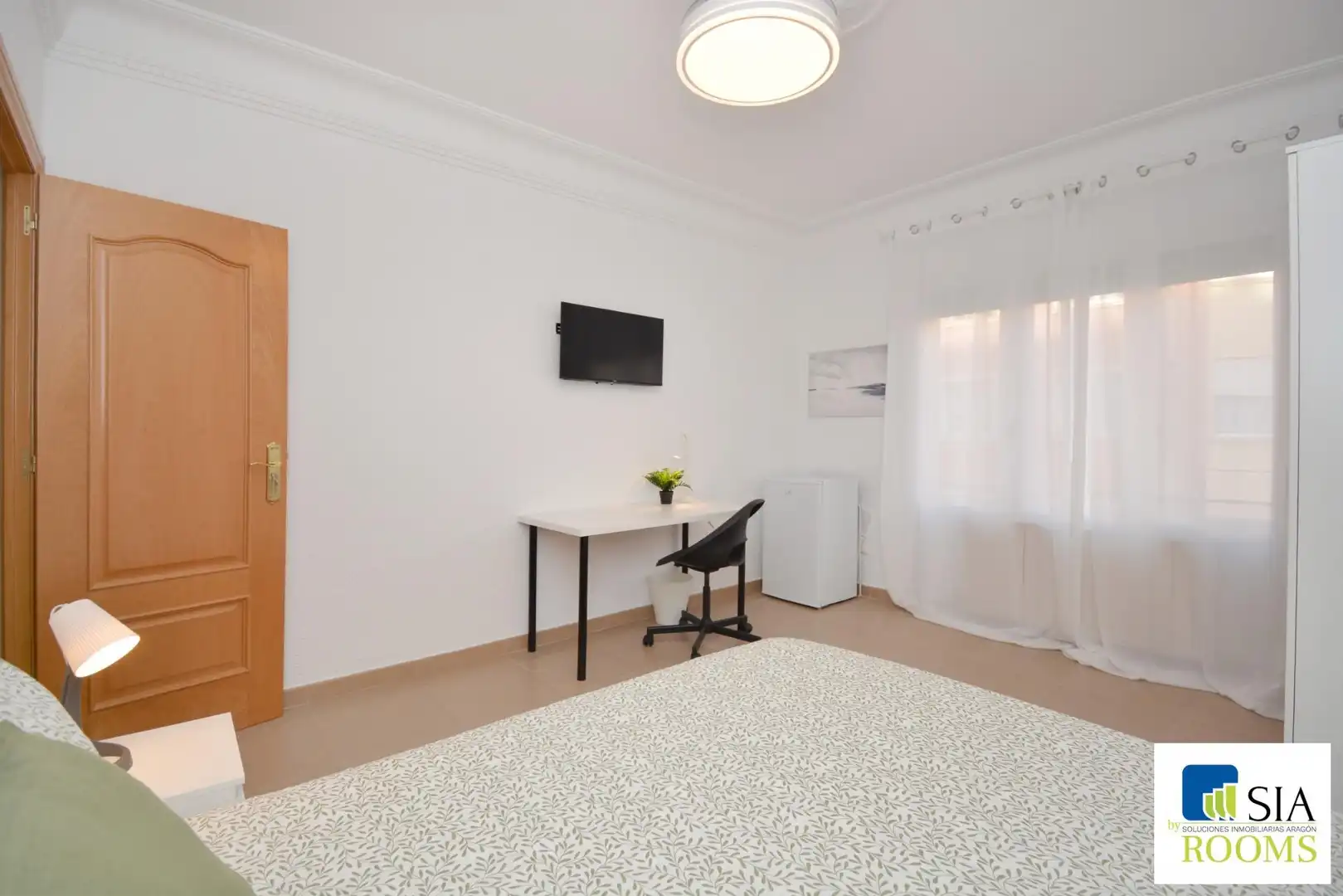 Room in Calle LATASSA, FELIX, 26, Universidad San Francisco