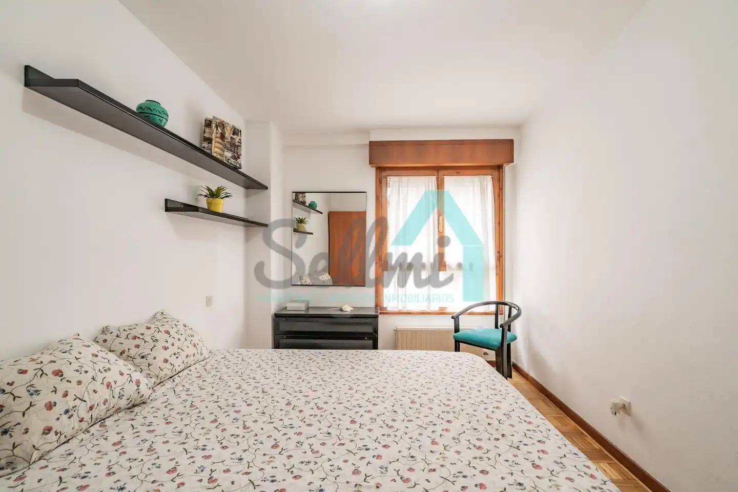 Habitación de Piso de alquiler en Oviedo  con Calefacción, Parquet y Terraza