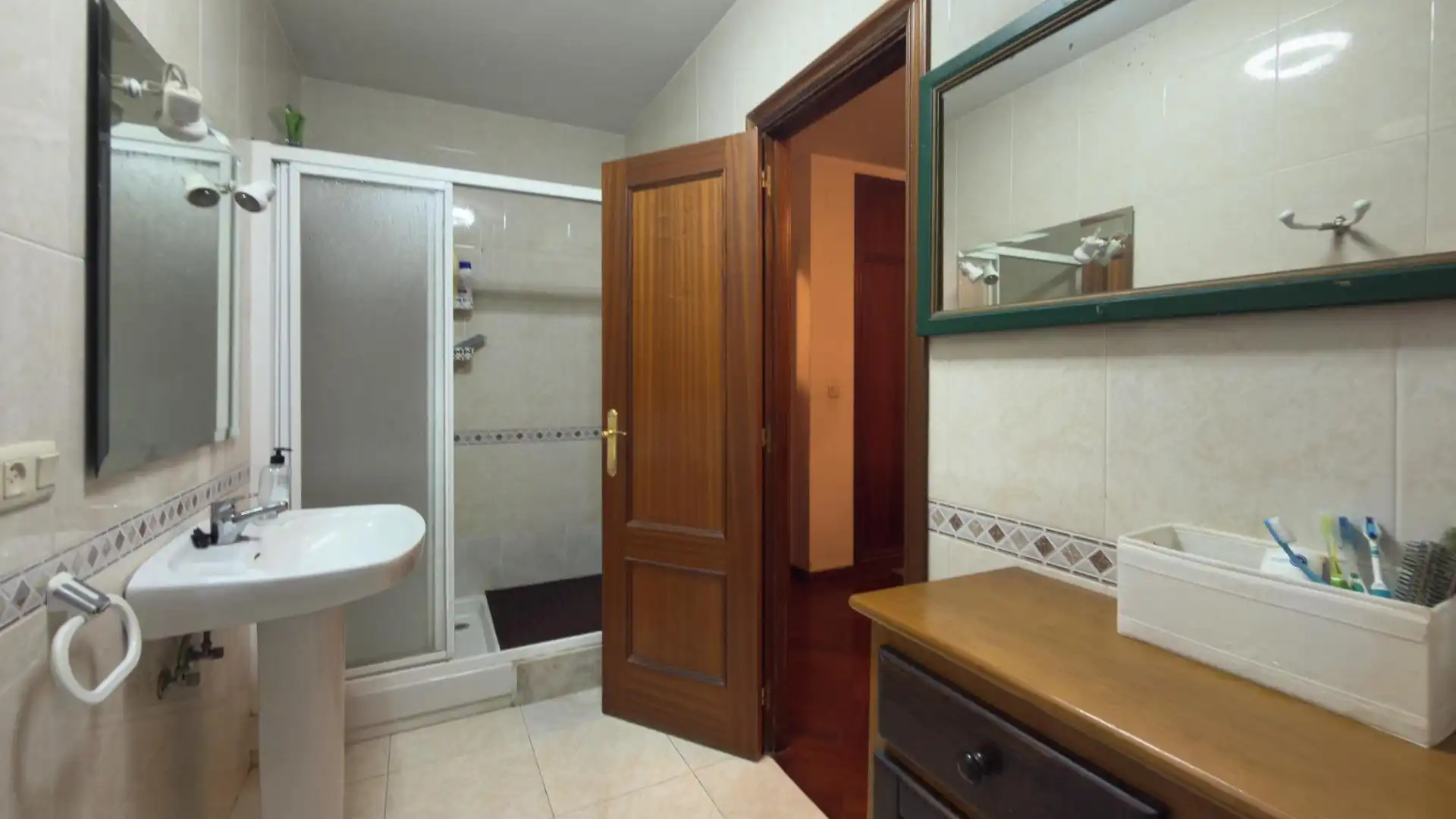Baño de Piso en venta en Padrón con Calefacción, Trastero y Amueblado